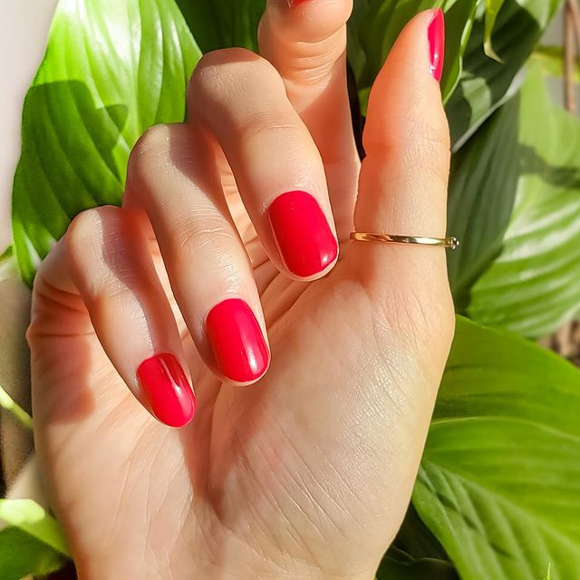 Red nails